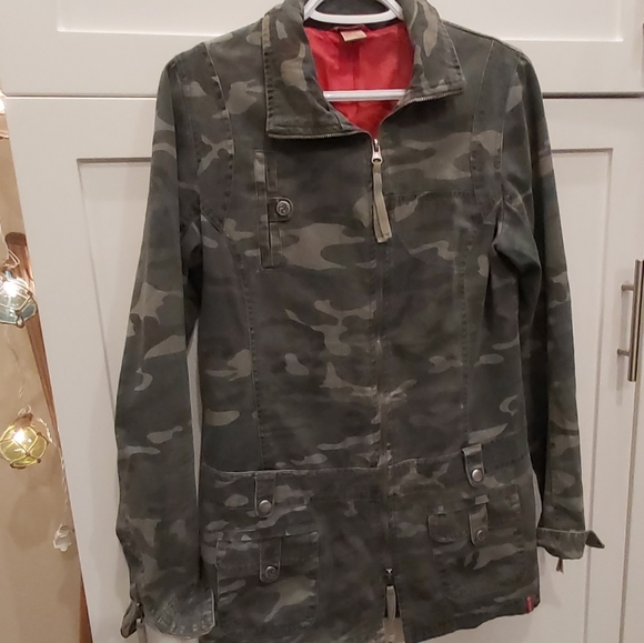 Groggy embroidered camo coat - Picture 1 of 11